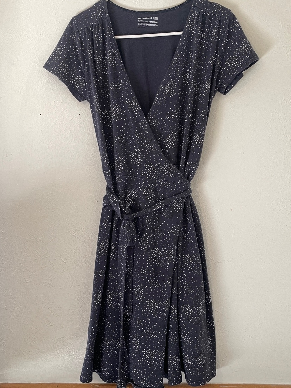 PACT Organic Dark Gray Constellation Star Print Wrap Midi Dress Small